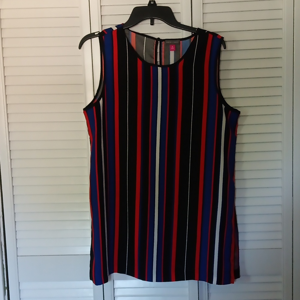 Vince Camuto top size M